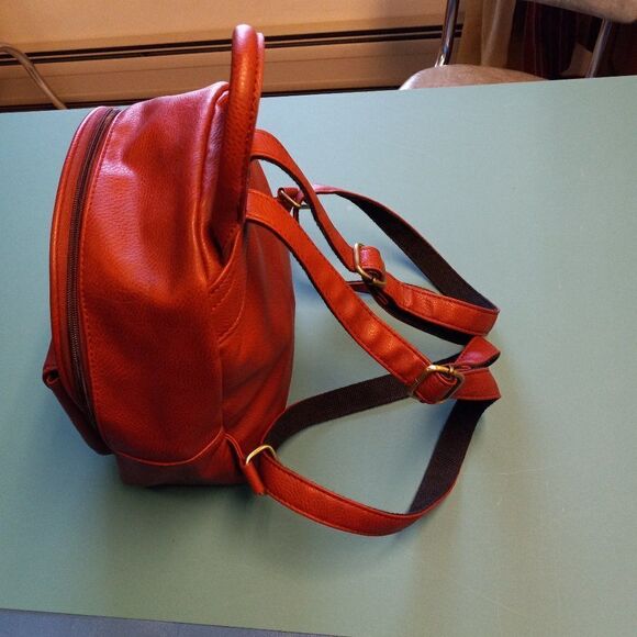 Bioworld Red Harry Potter Hogwarts Backpack - Picture 4 of 14